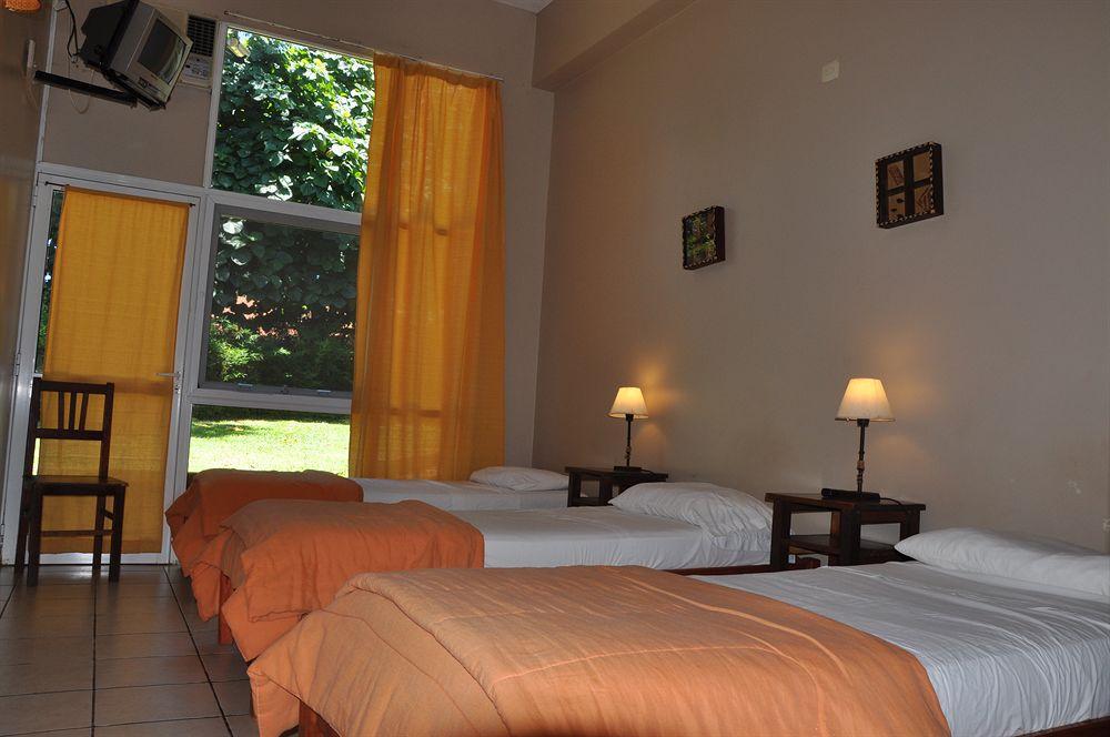 Iguazu Inn Hostel Puerto Iguazú Eksteriør bilde