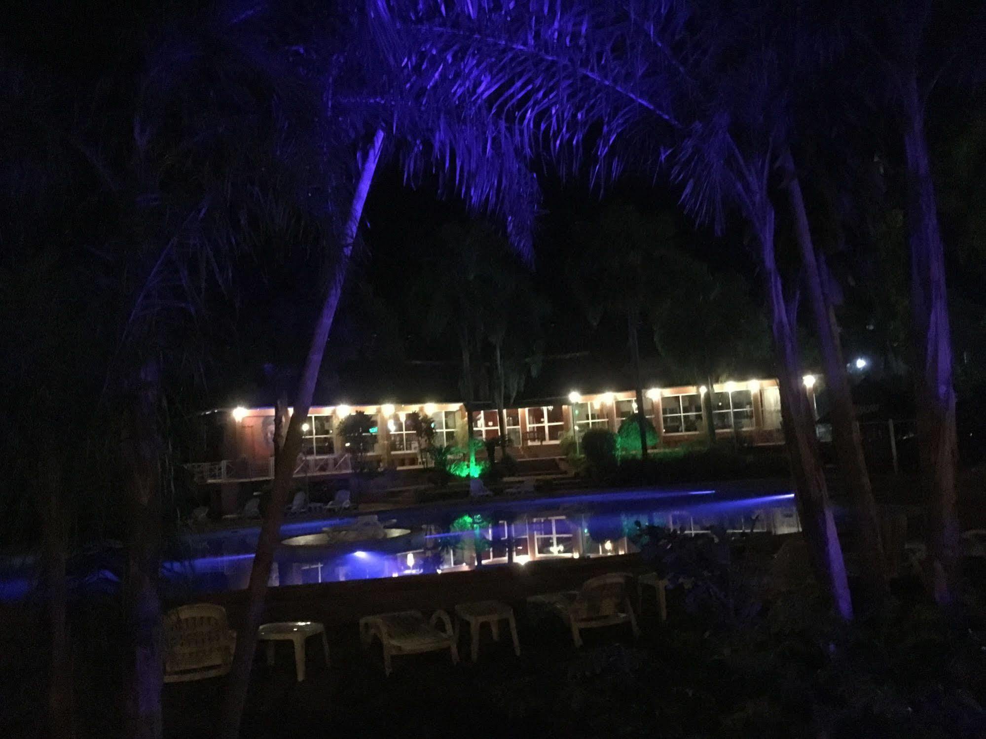 Iguazu Inn Hostel Puerto Iguazú Eksteriør bilde