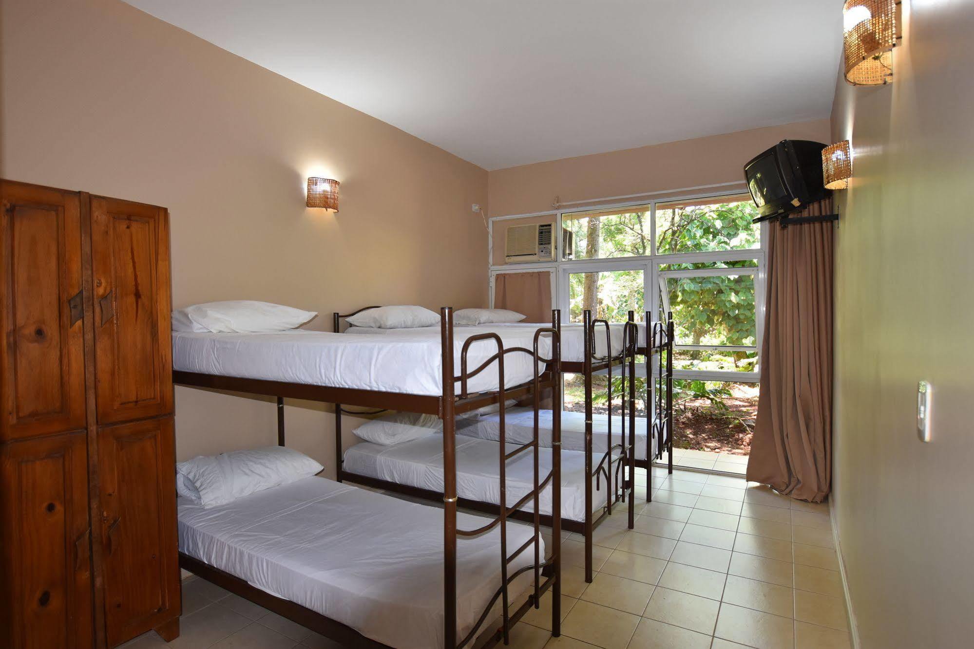 Iguazu Inn Hostel Puerto Iguazú Eksteriør bilde