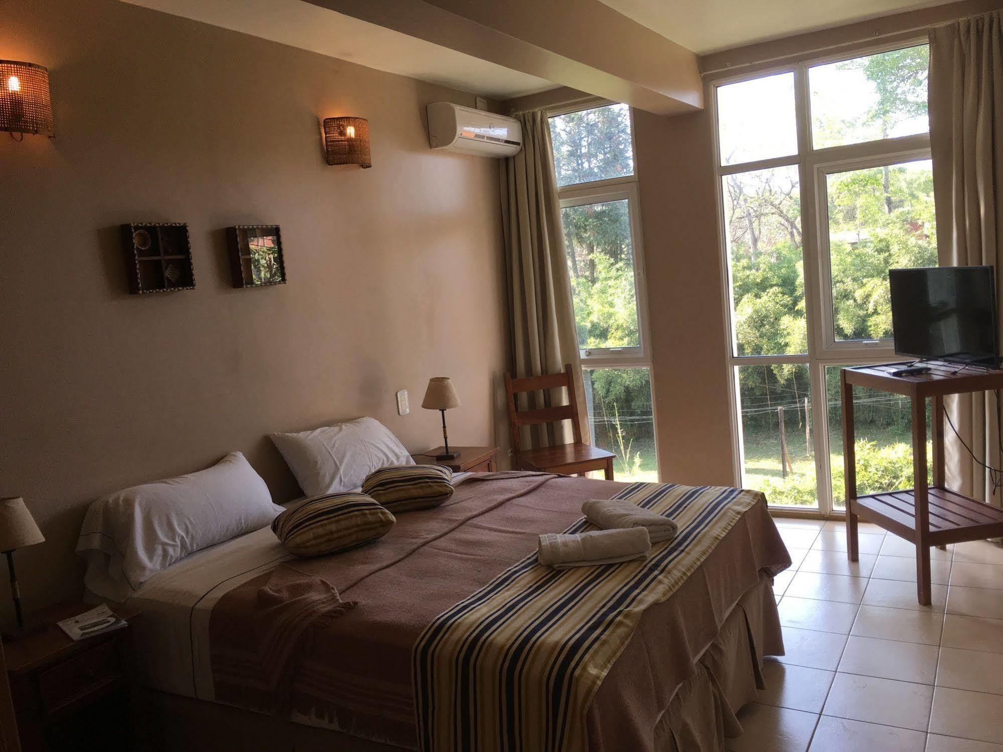 Iguazu Inn Hostel Puerto Iguazú Eksteriør bilde