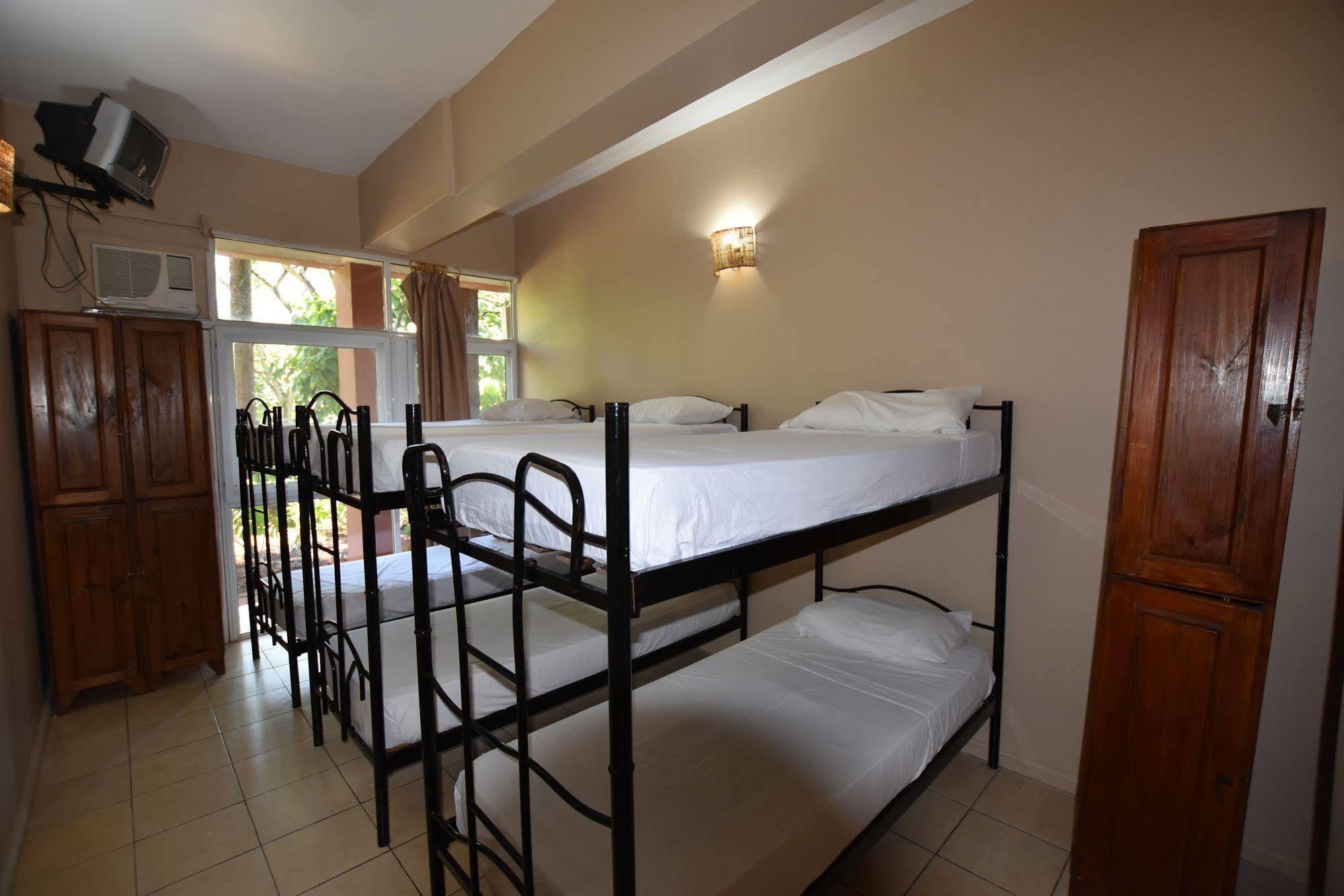 Iguazu Inn Hostel Puerto Iguazú Eksteriør bilde