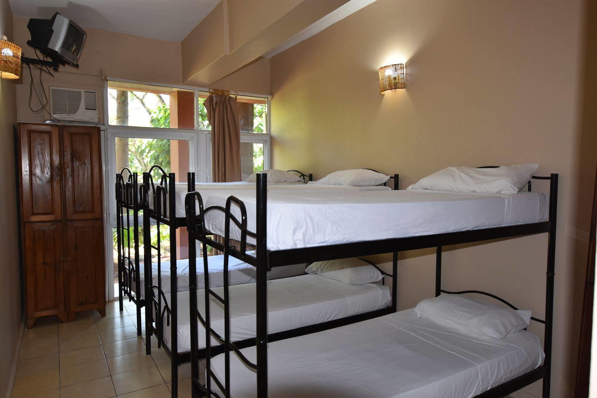 Iguazu Inn Hostel Puerto Iguazú Eksteriør bilde