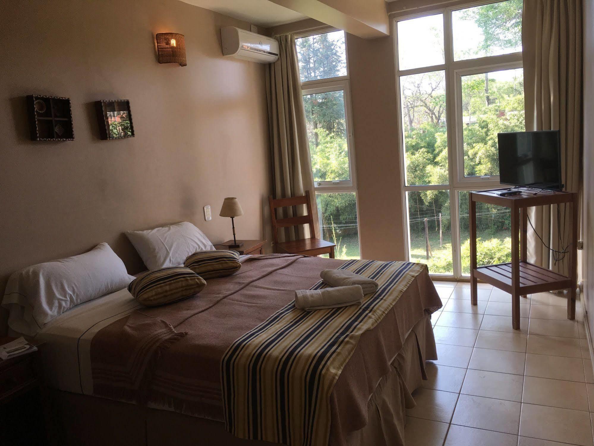 Iguazu Inn Hostel Puerto Iguazú Eksteriør bilde